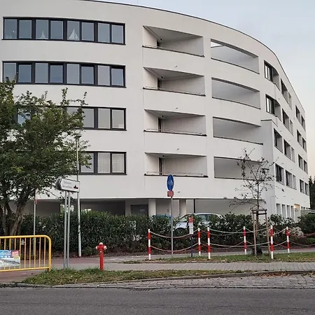 Apartament Apartament Z Ogródkiem Biały Dom *