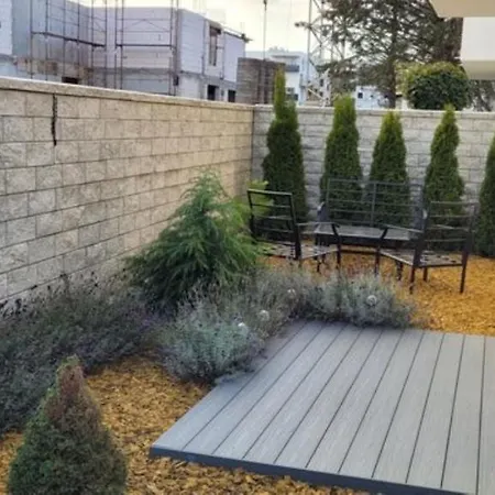 Apartment Apartament Z Ogrodkiem Bialy Dom *