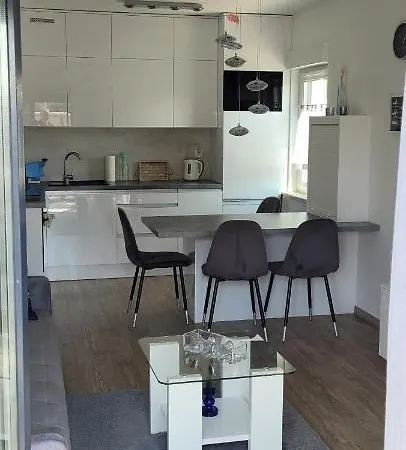 Apartament Z Ogrodkiem Bialy Dom Apartment Kolobrzeg