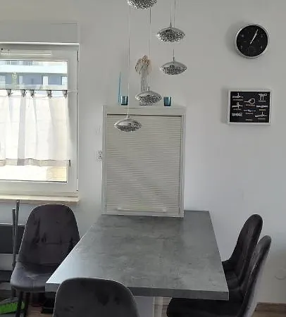 Apartment Apartament Z Ogrodkiem Bialy Dom